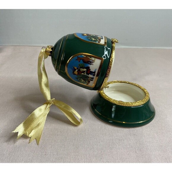 Mr. Christmas Bell Ornament Music Box  Plays Silent Night Green & Gold. - Picture 6 of 8